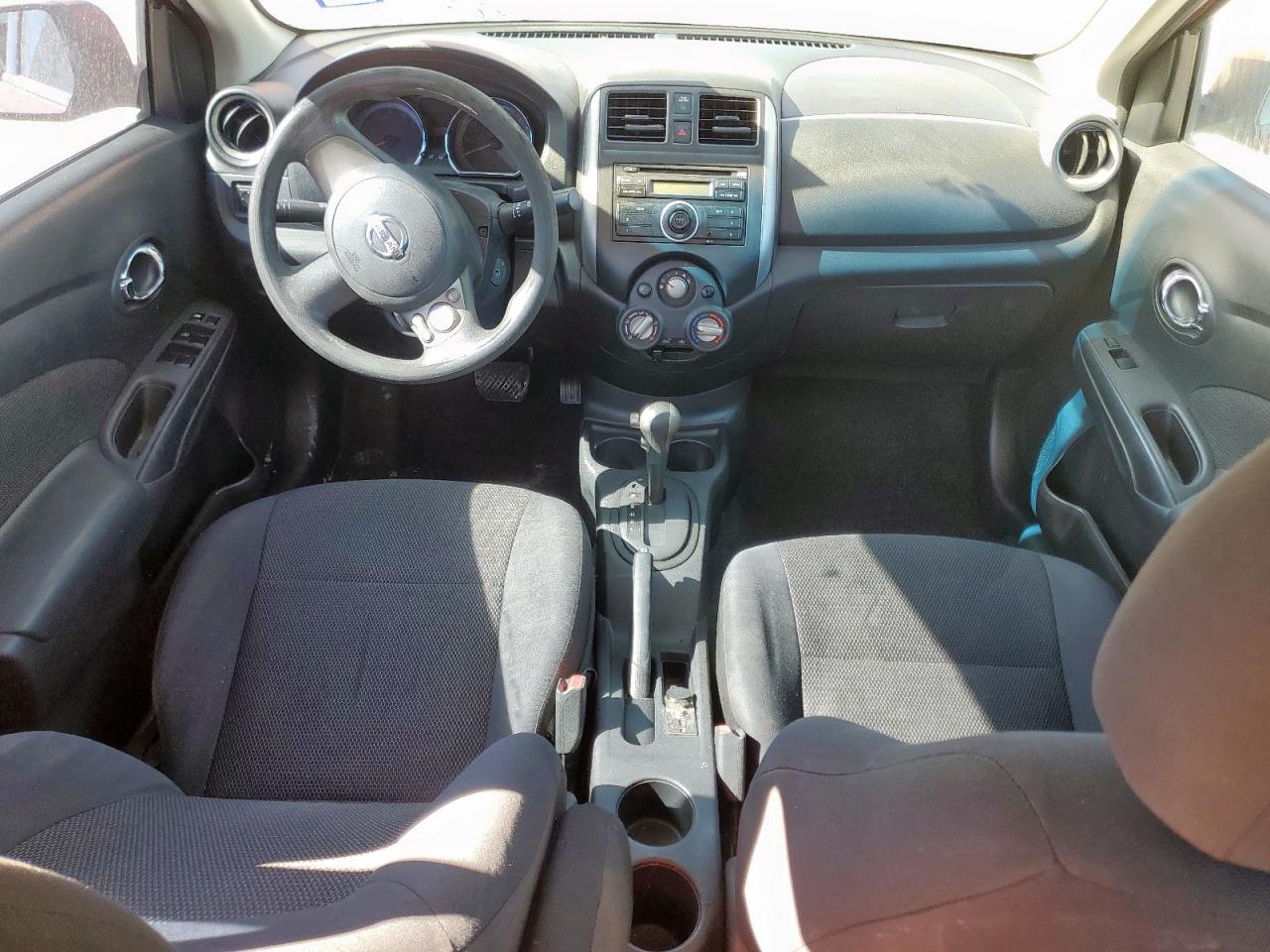 Nissan Versa S Image 8
