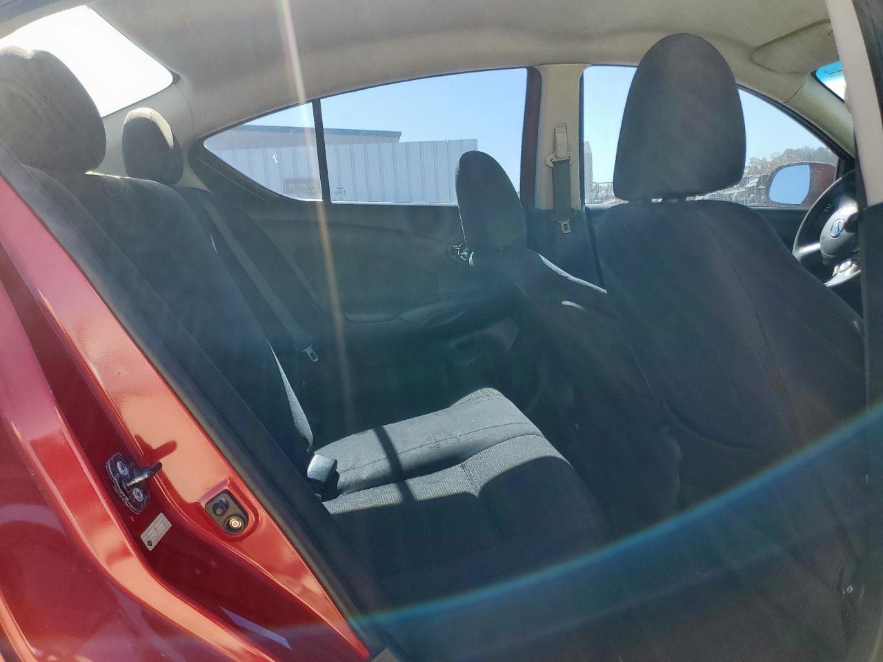 Nissan Versa S Image 10