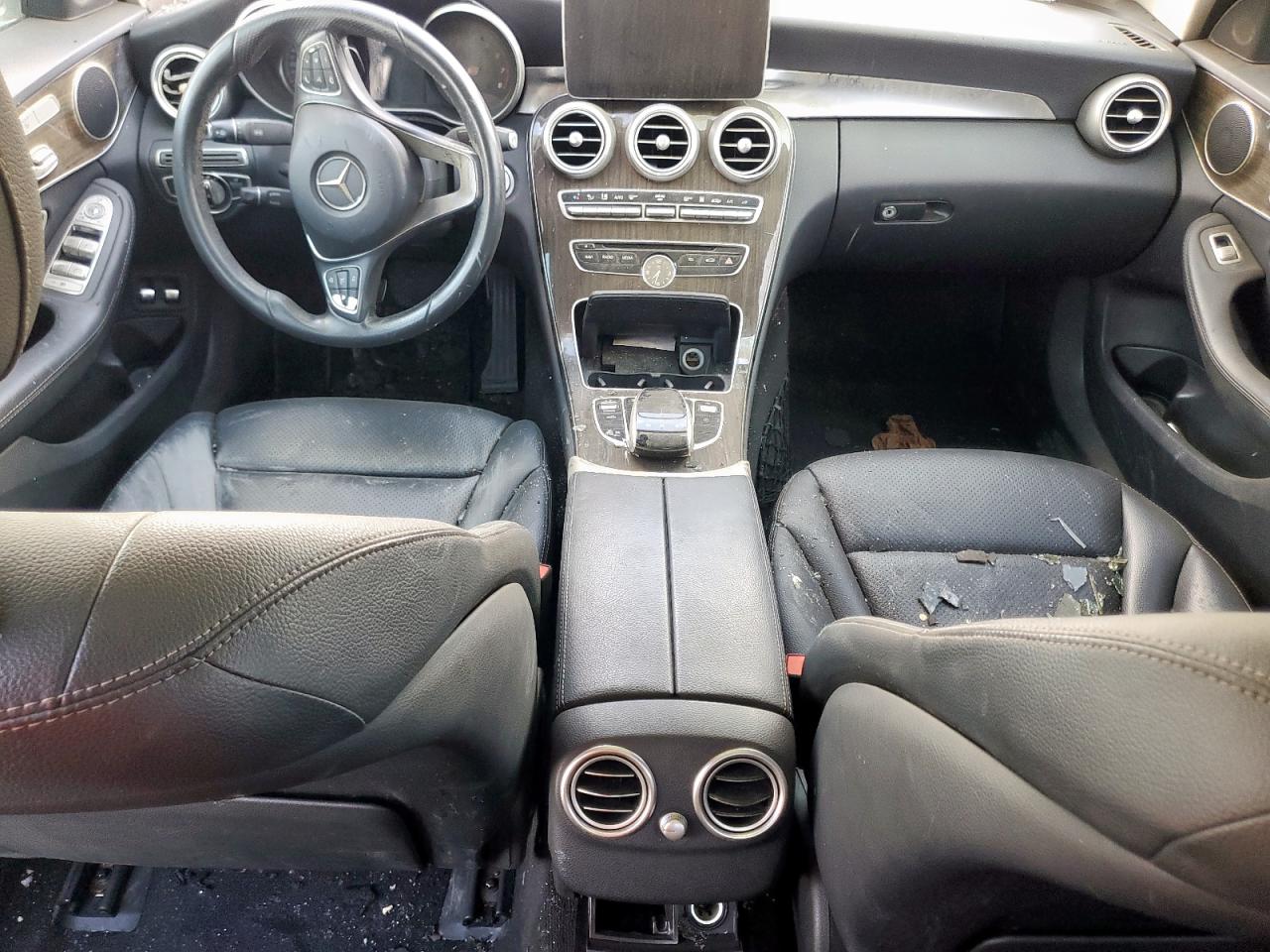 Mercedes-Benz C-Class 350e Image 10