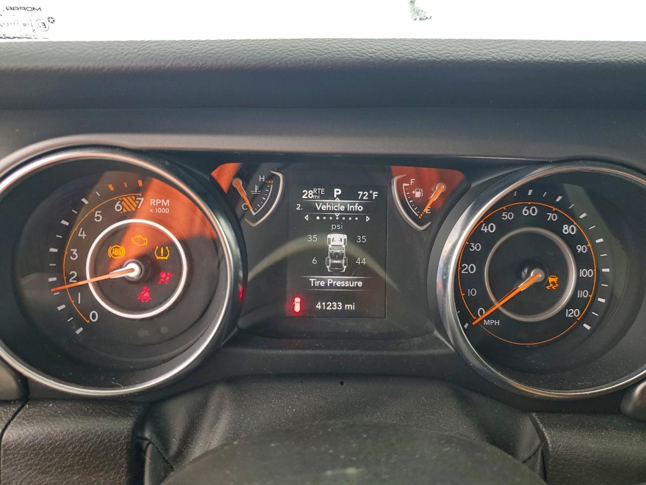 Jeep Wrangler Sport Image 13