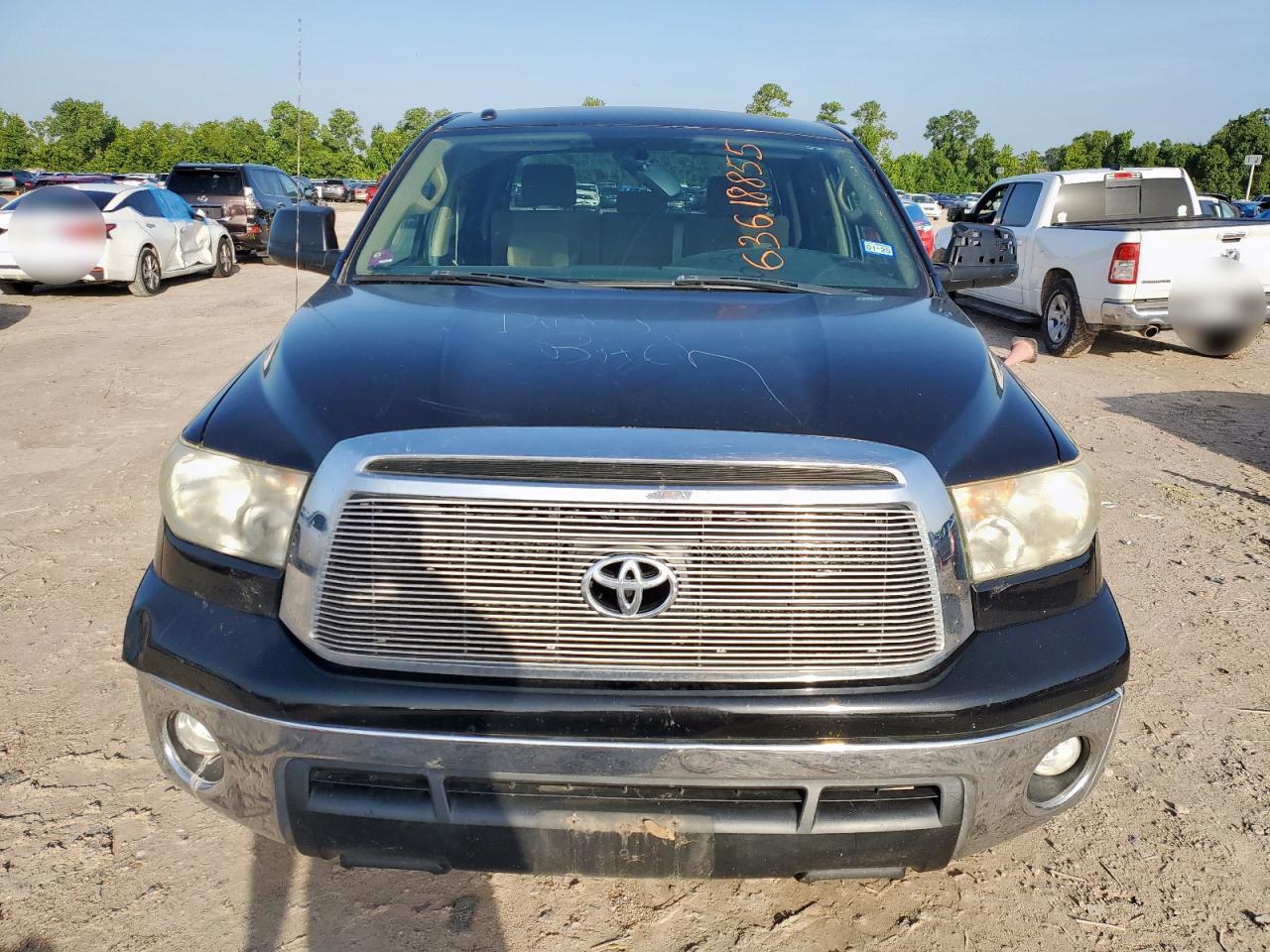 Toyota Tundra Crewmax Sr5 Image 2