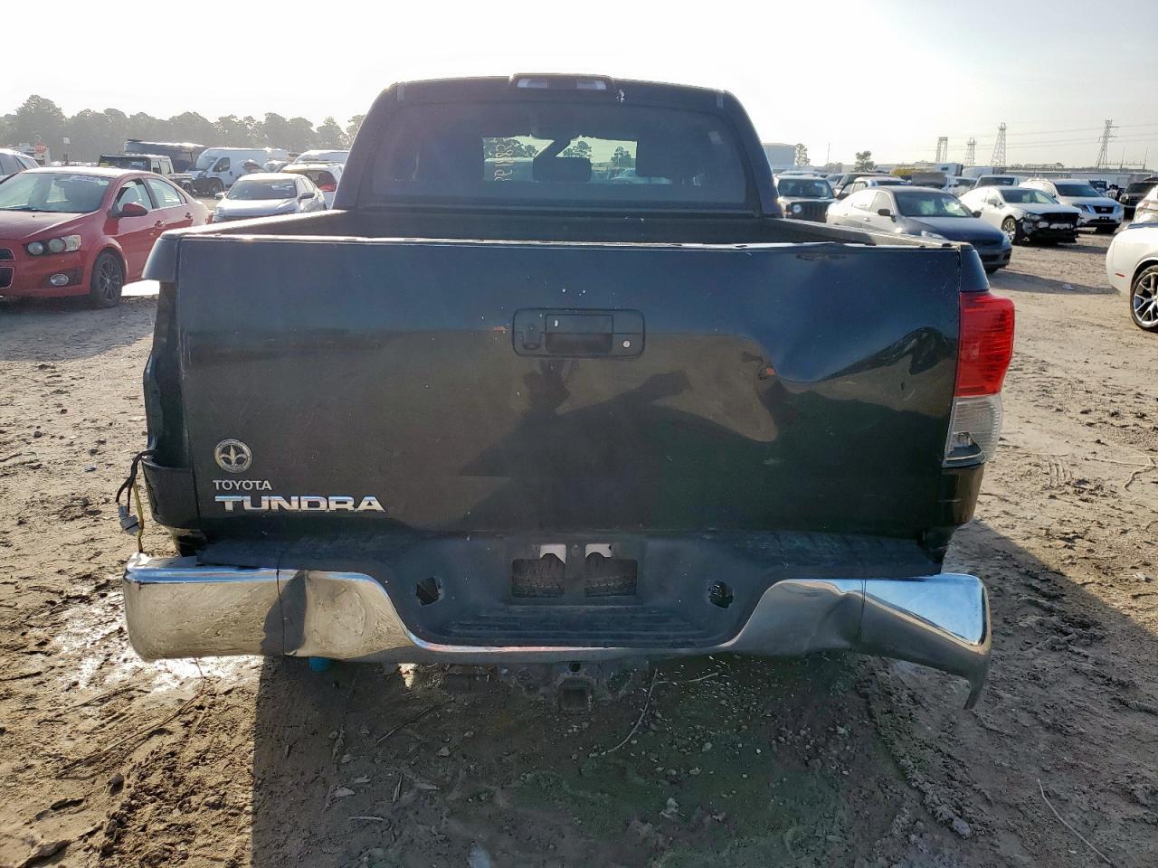 Toyota Tundra Crewmax Sr5 Image 3