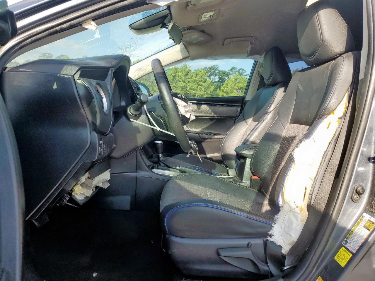 Toyota Corolla L Image 9