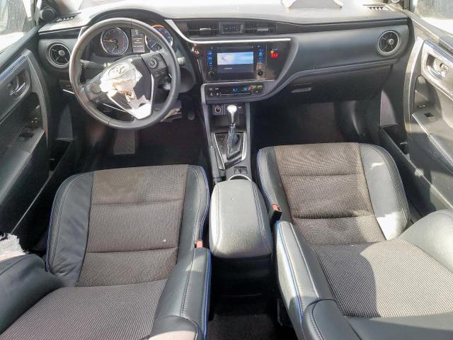 Toyota Corolla L Image 6