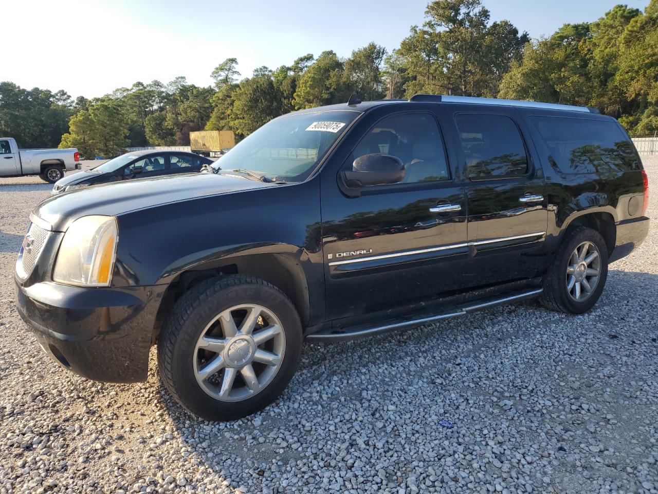 GMC Yukon Denali Image 1