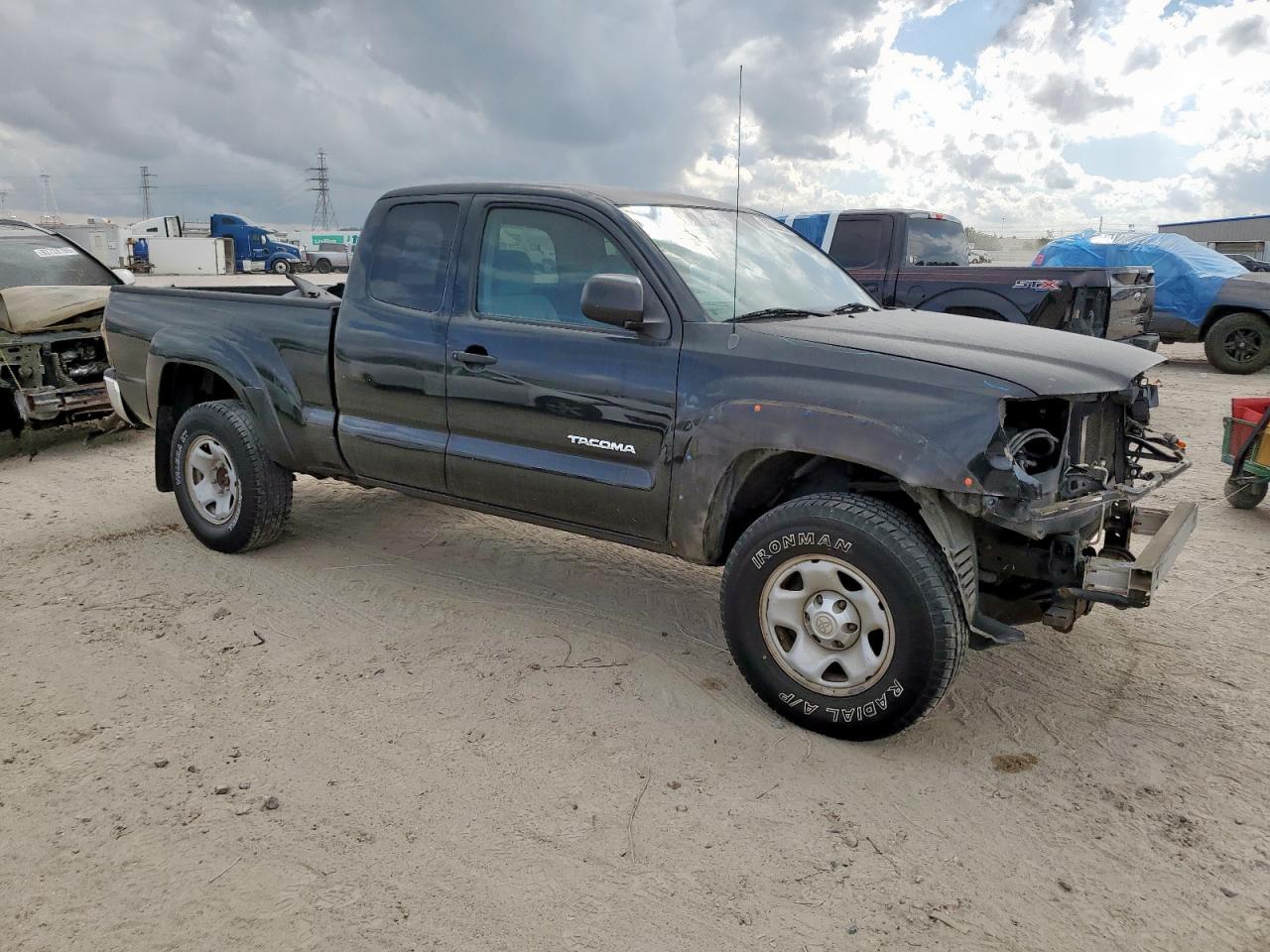 Toyota Tacoma Prerunner Access Cab Image 5