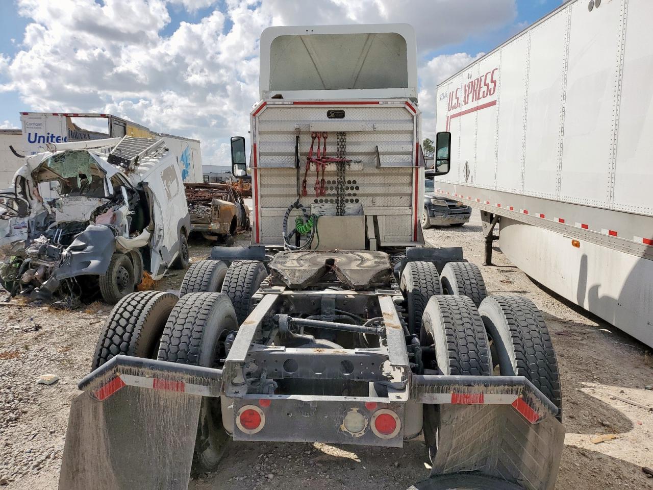 International Lt625 Image 6