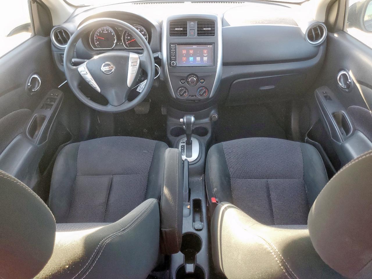 Nissan Versa S Image 10