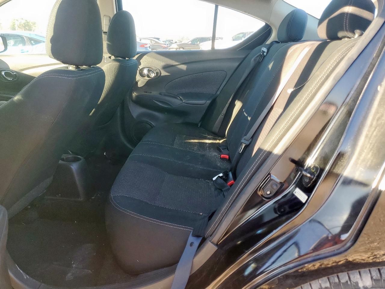 Nissan Versa S Image 11