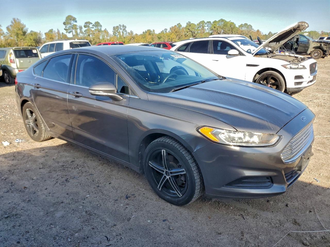 Ford Fusion Se Image 4