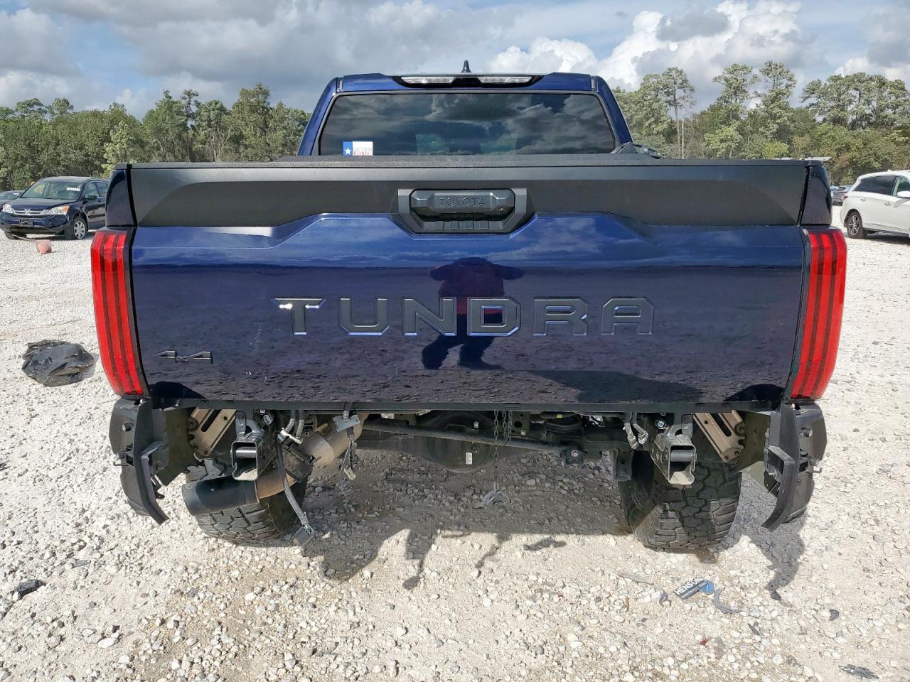 Toyota Tundra Crewmax Sr Image 8