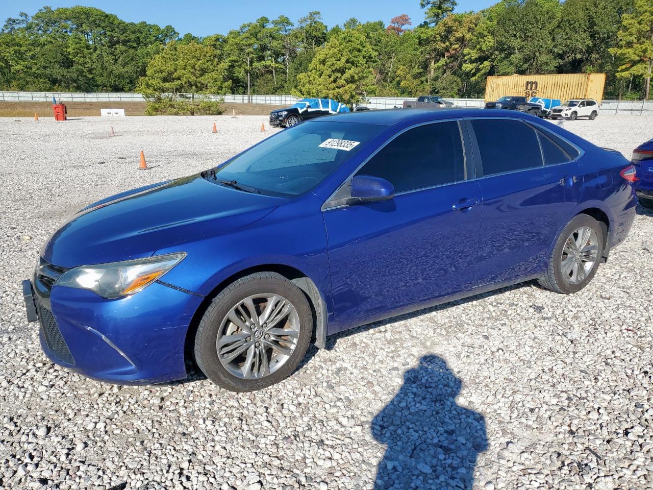 Toyota Camry Le Image 1