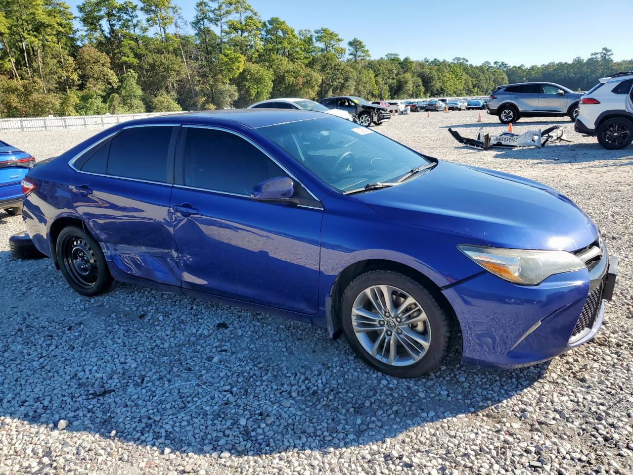 Toyota Camry Le Image 2