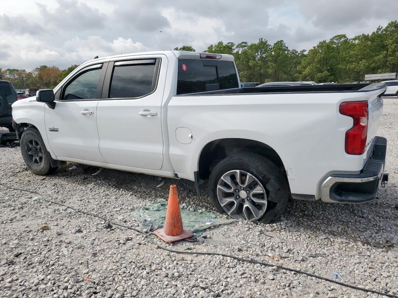 Chevrolet Silverado C1500 Lt Image 2