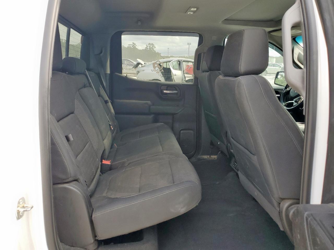 Chevrolet Silverado C1500 Lt Image 3