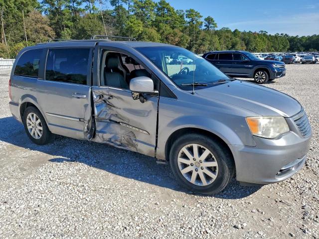 Chrysler Minivan Touring Image 6