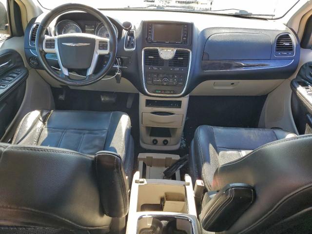 Chrysler Minivan Touring Image 7