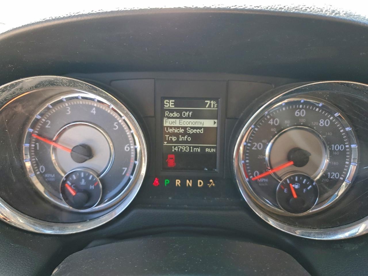 Chrysler Minivan Touring Image 11