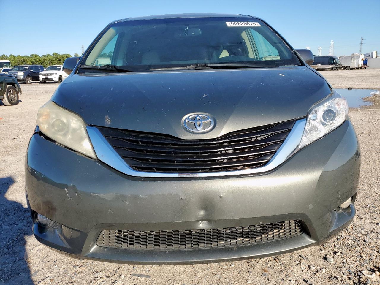 Toyota Sienna Xle Image 6