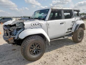  Salvage Ford Bronco
