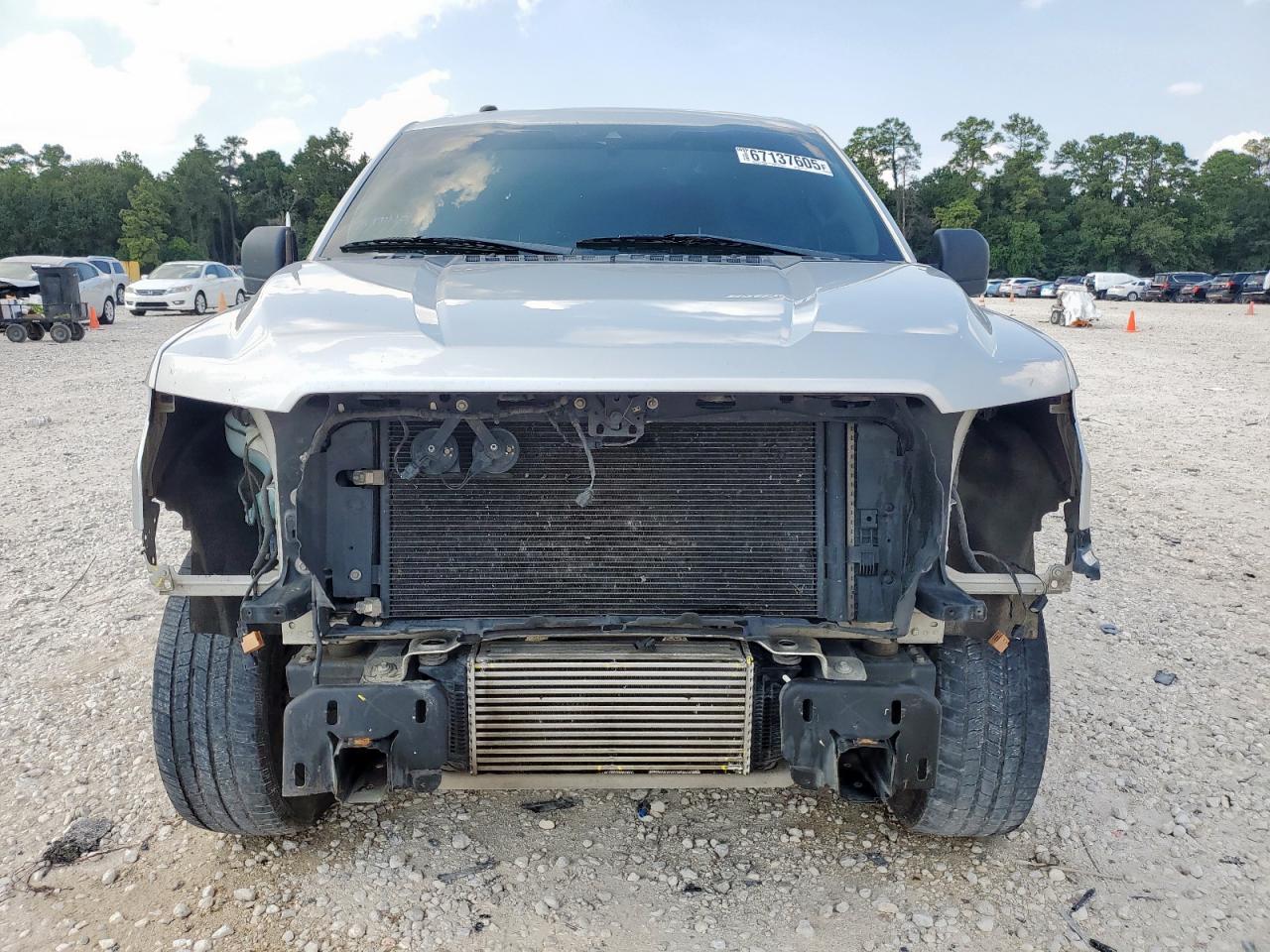 Ford F-150 Supercrew Image 8