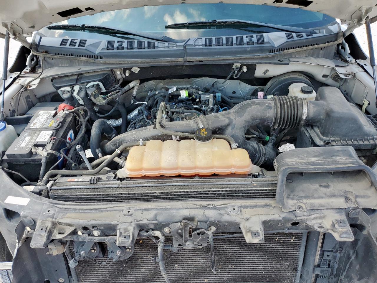 Ford F-150 Supercrew Image 6