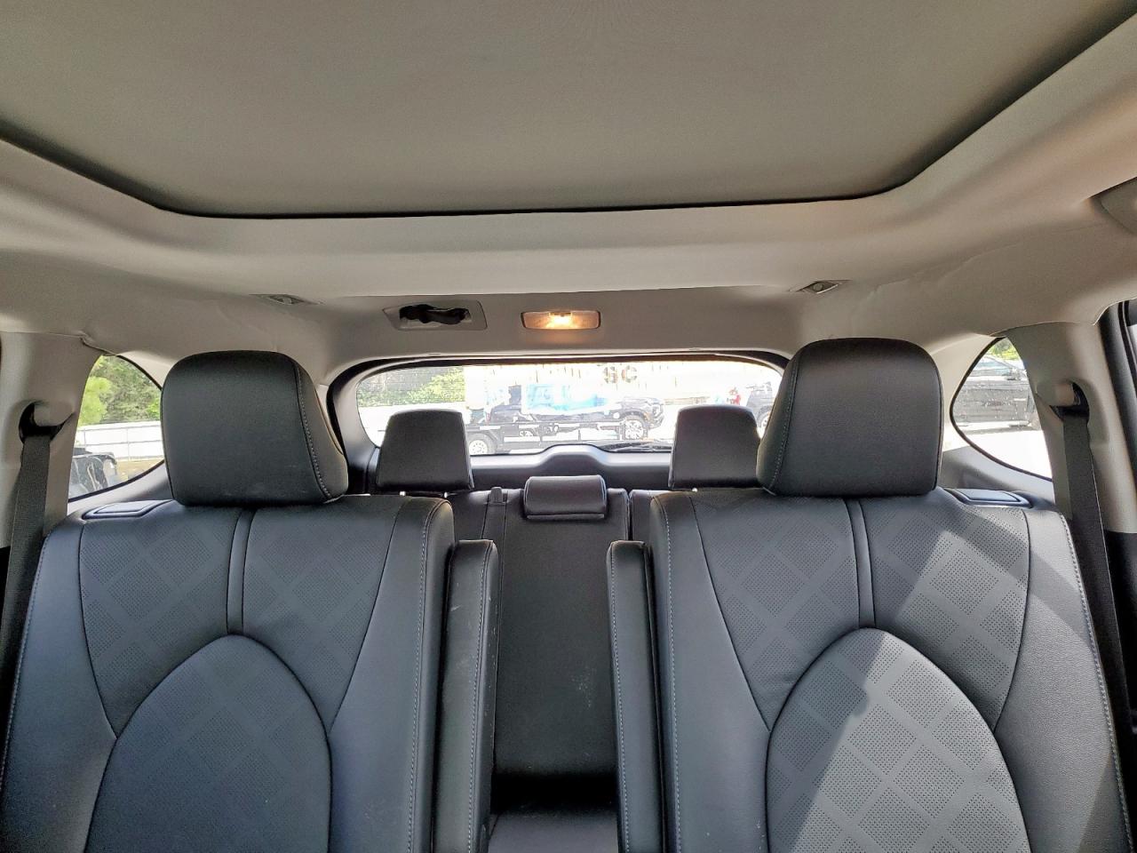 Toyota Highlander Hybrid Limited Image 12