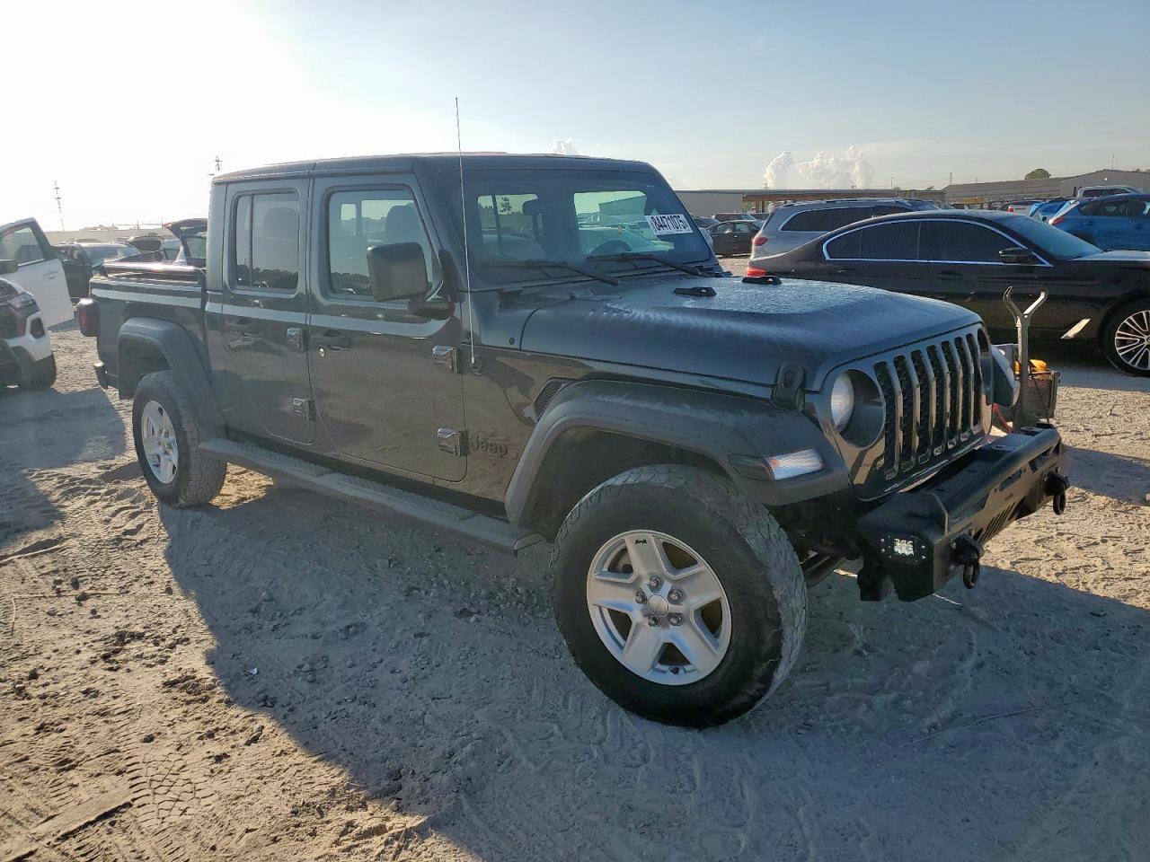 Jeep Gladiator Sport Image 10