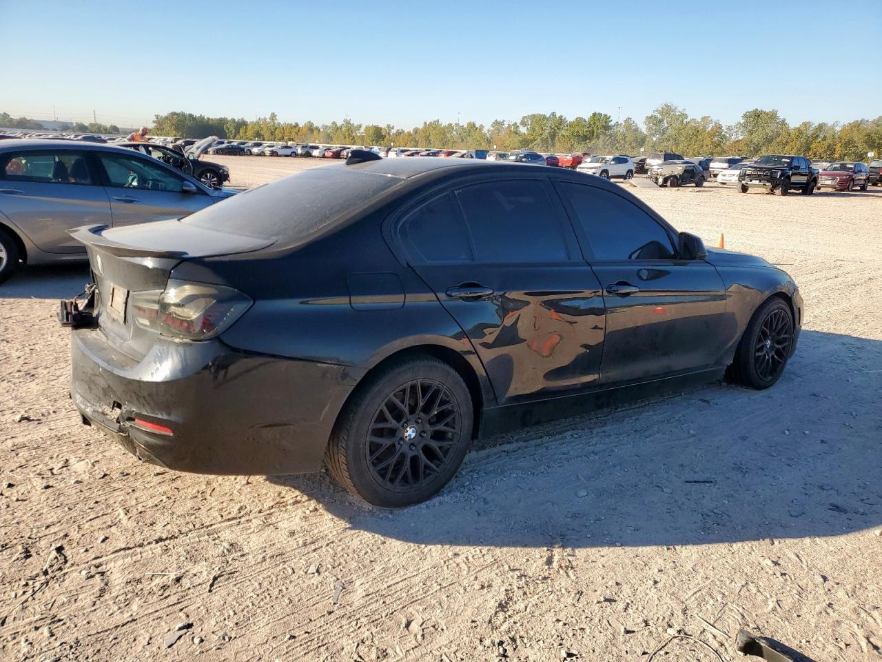 BMW 3 Series I Image 12