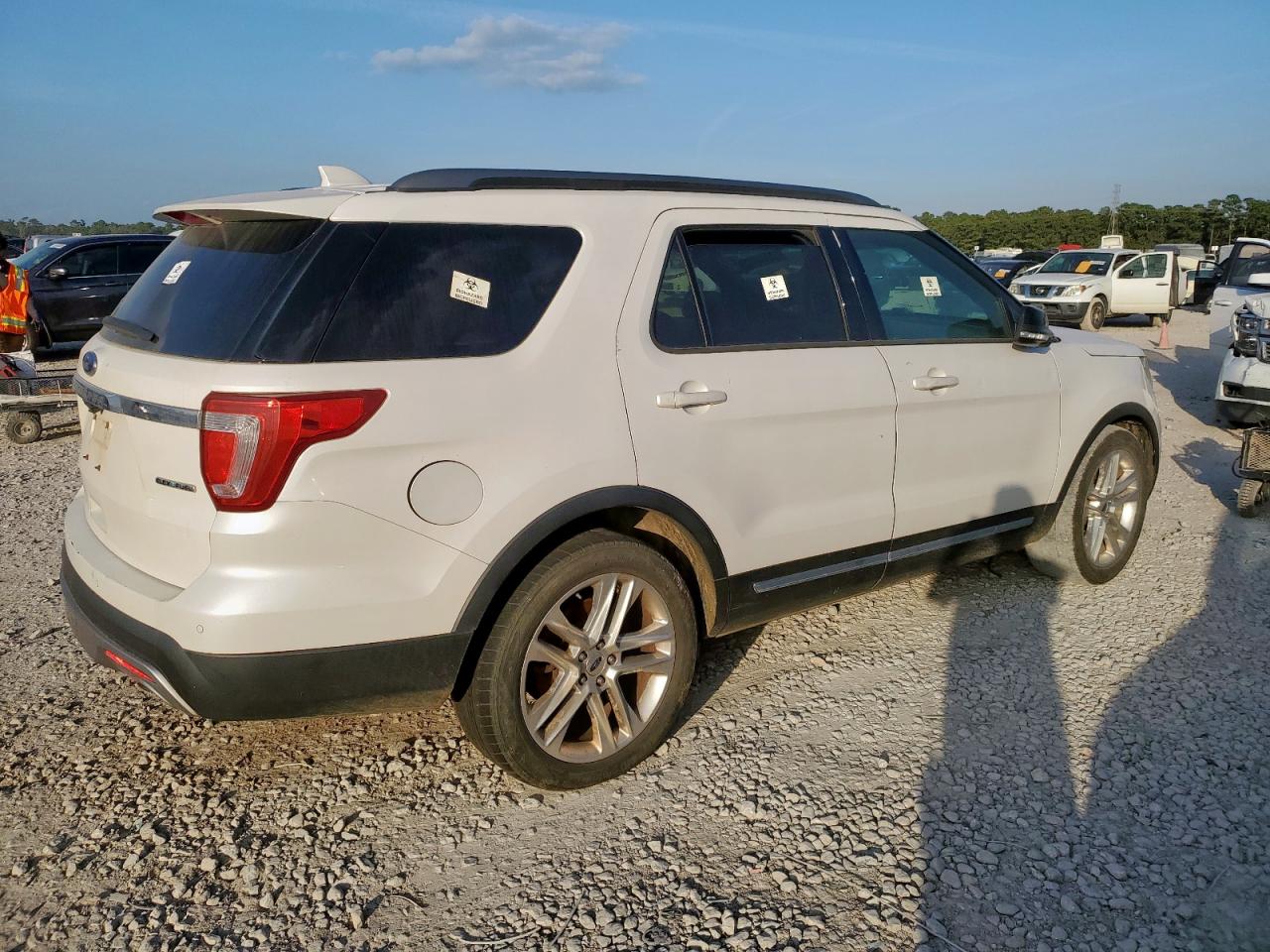 Ford Explorer Xlt Image 3