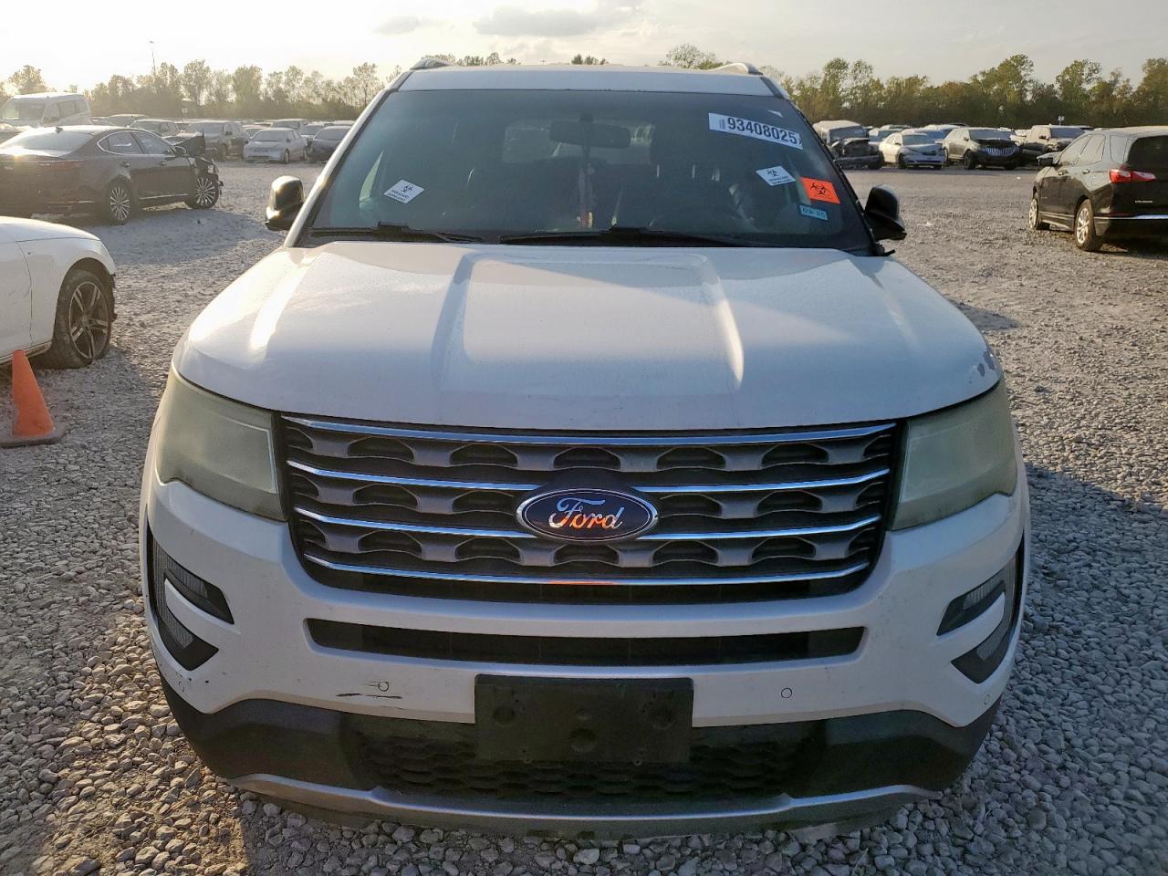 Ford Explorer Xlt Image 4