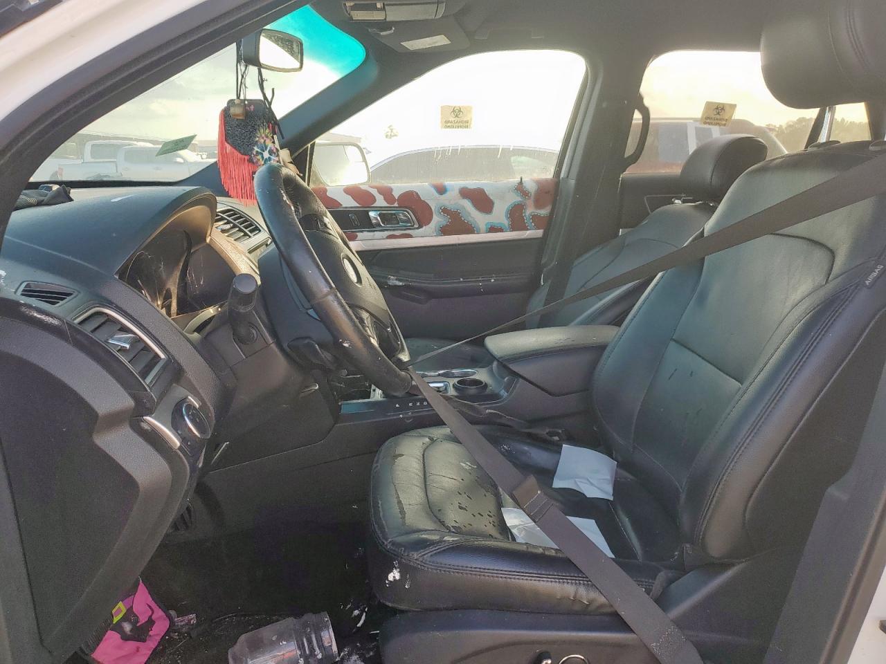 Ford Explorer Xlt Image 6