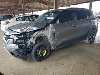  Salvage Kia Seltos