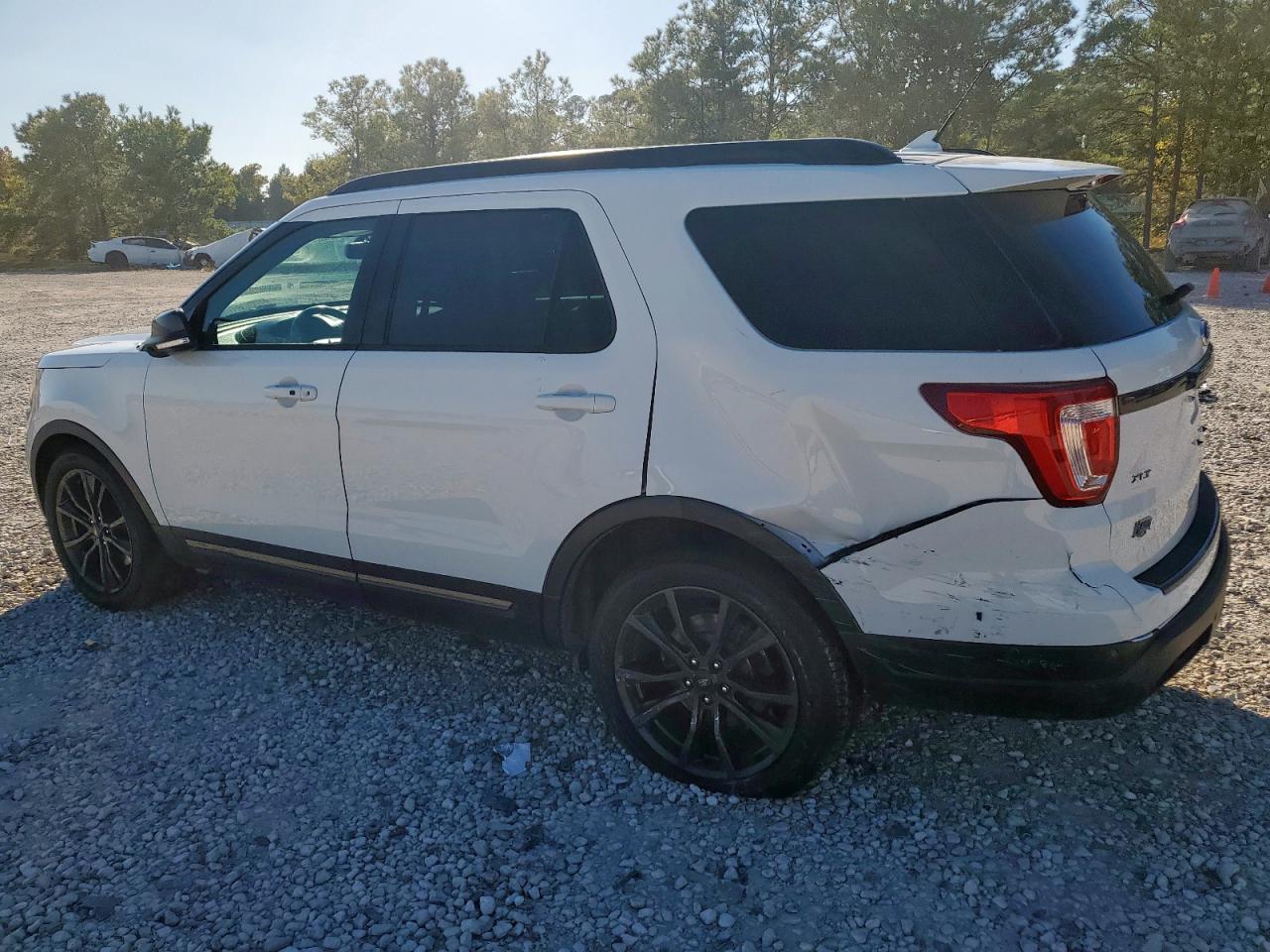 Ford Explorer Xlt Image 4