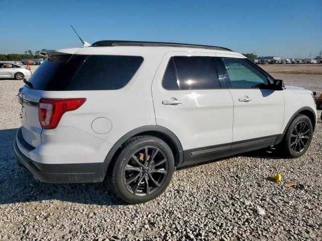 Ford Explorer Xlt Image 2