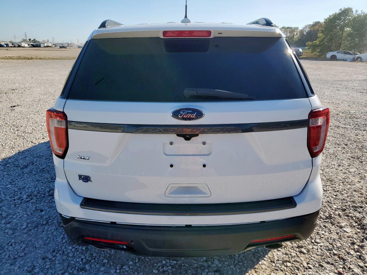 Ford Explorer Xlt Image 5