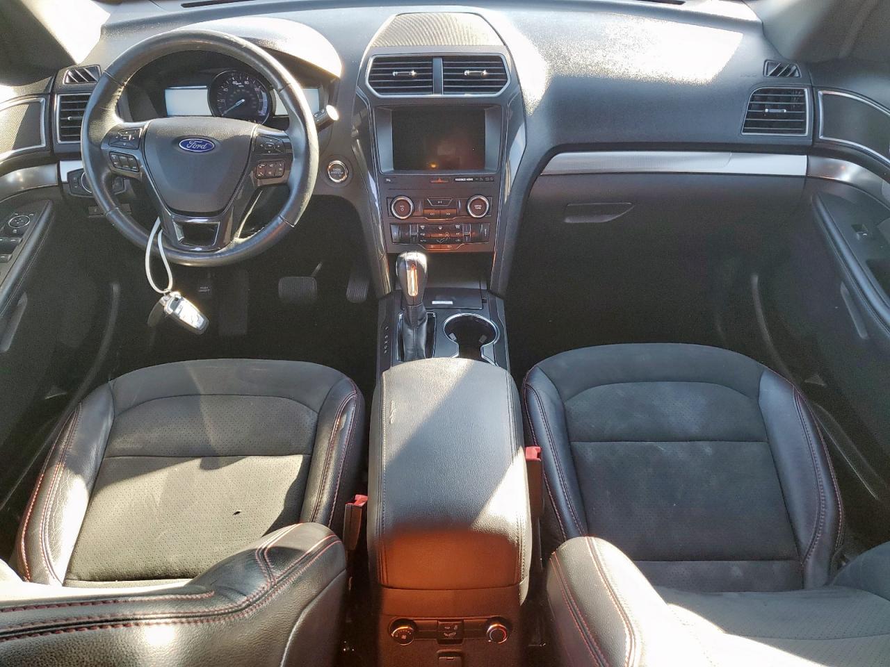 Ford Explorer Xlt Image 7