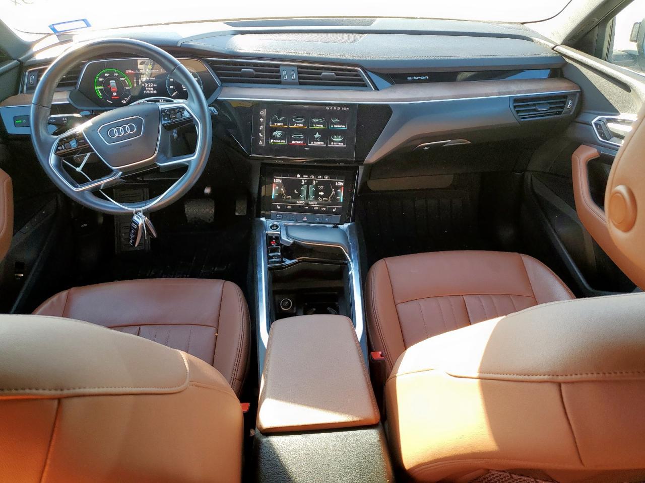 Audi e-tron Premium Image 4