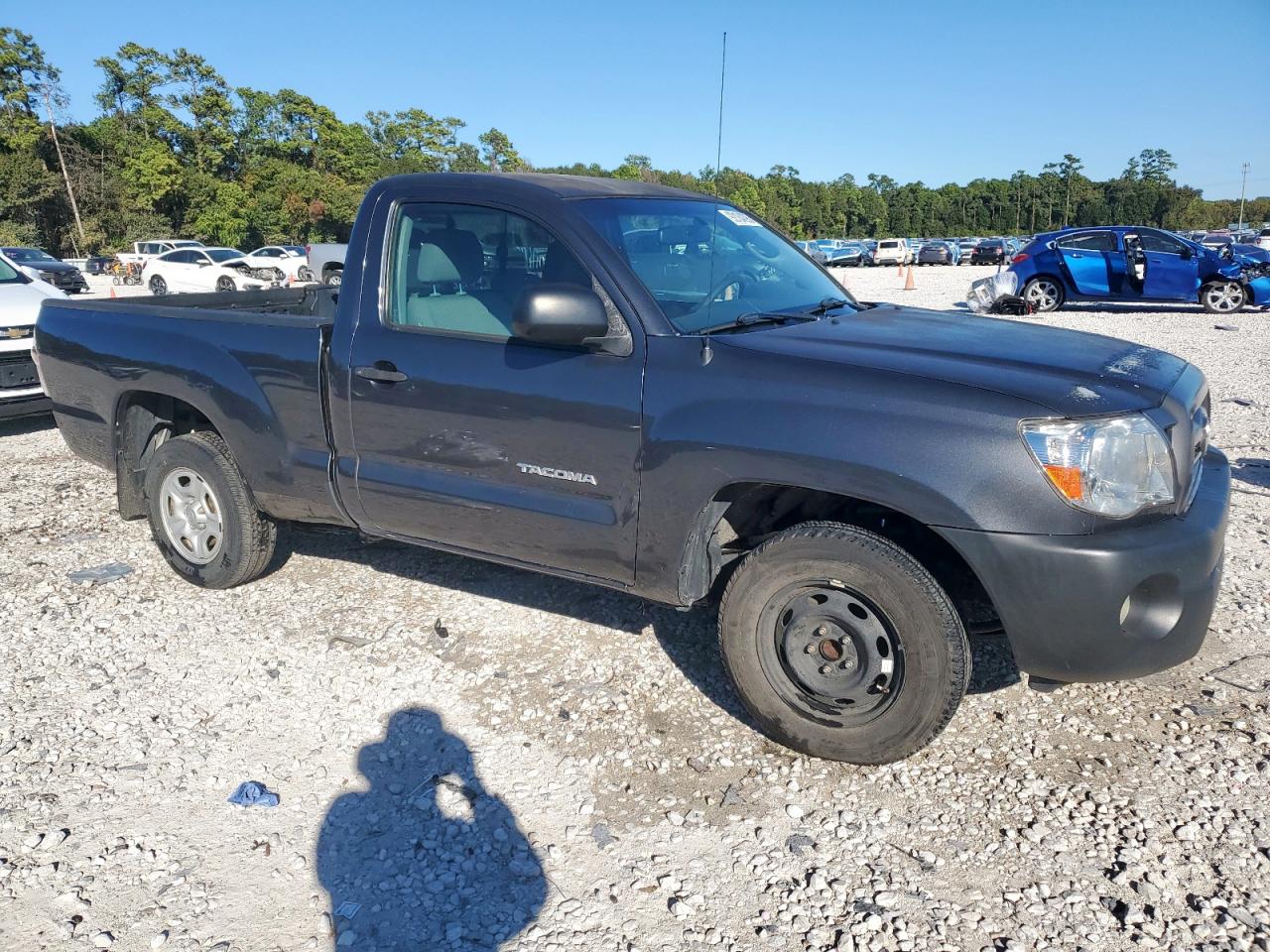 Toyota Tacoma Image 2