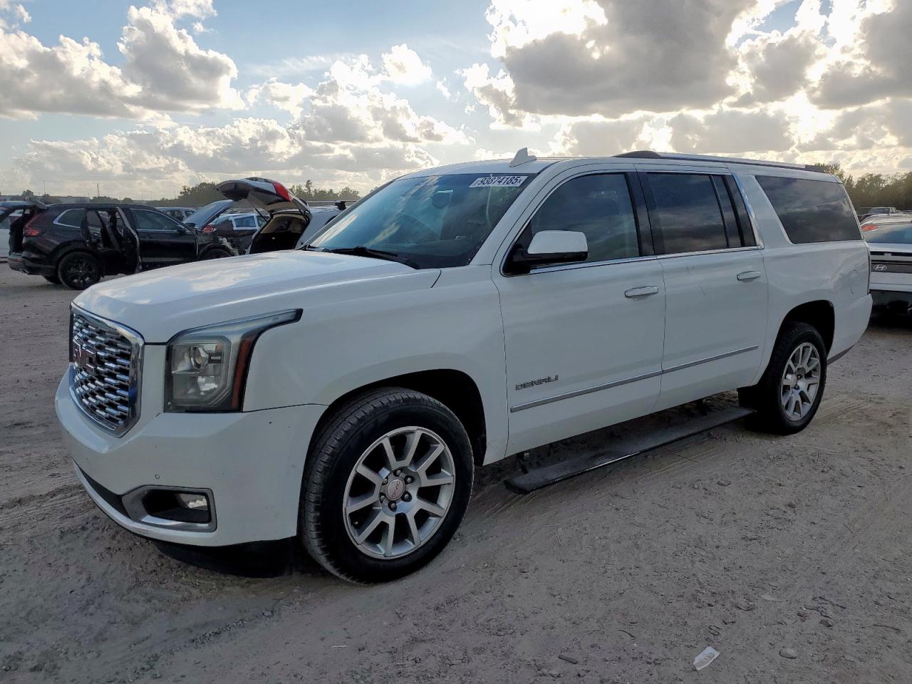 GMC Yukon Denali Image 1