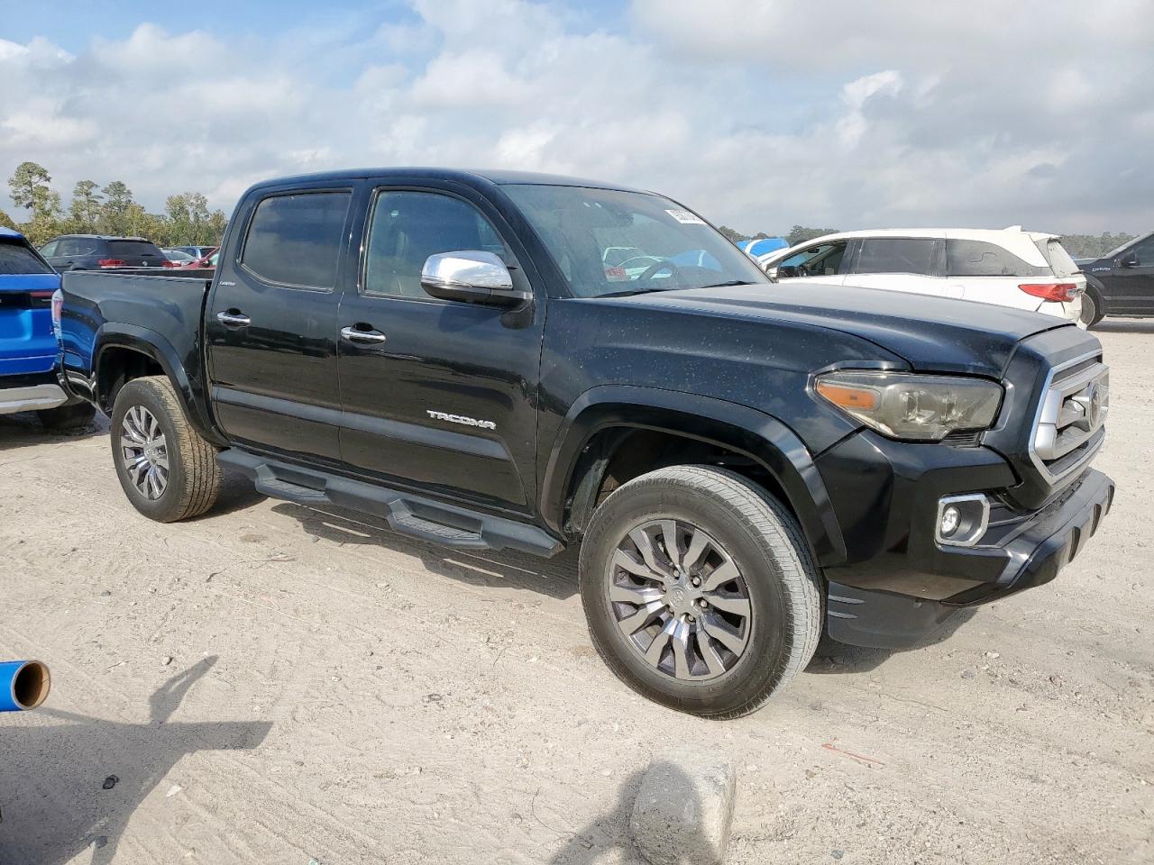 Toyota Tacoma Double Cab Image 12