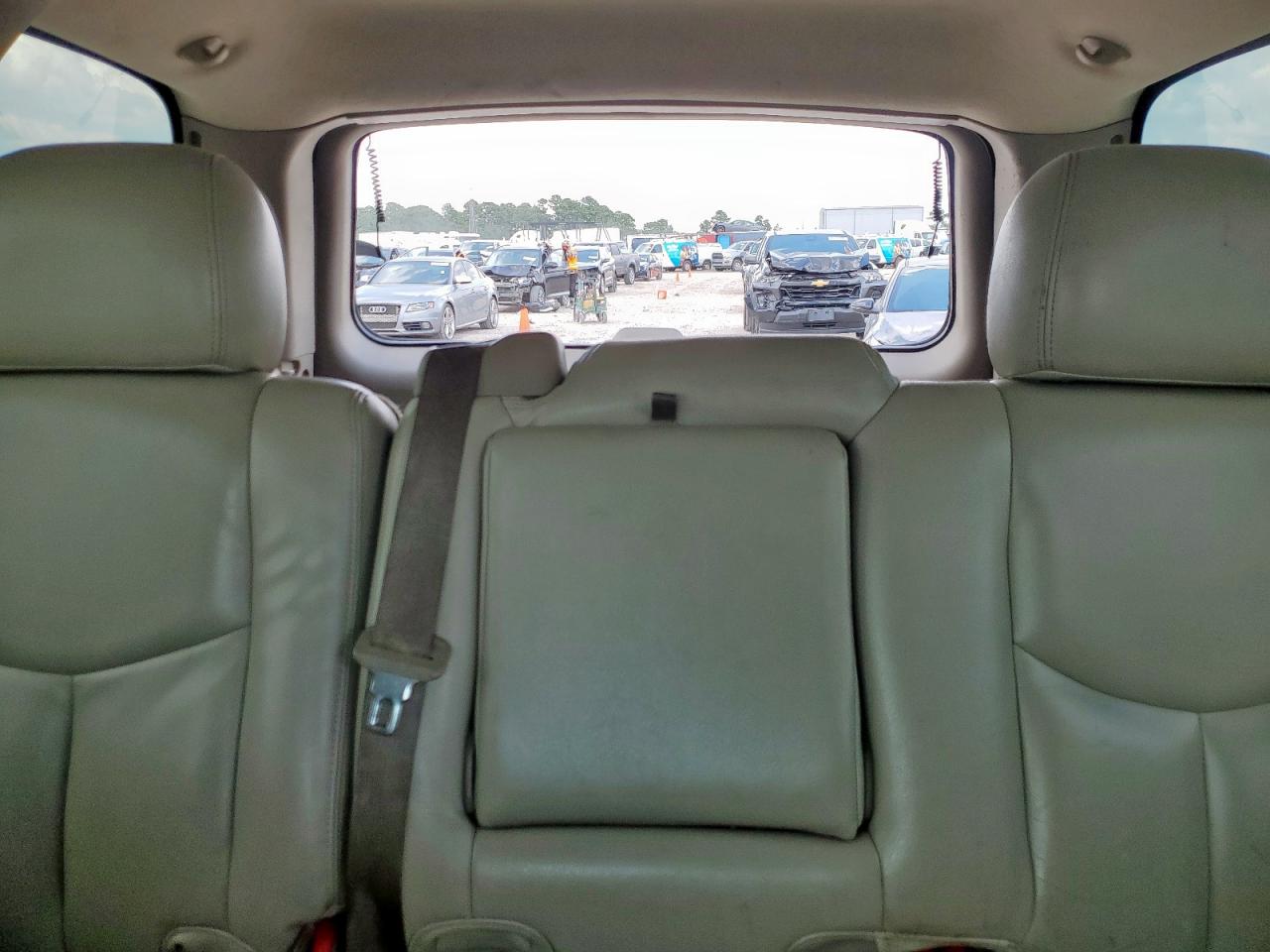 Chevrolet Tahoe C1500 Image 6