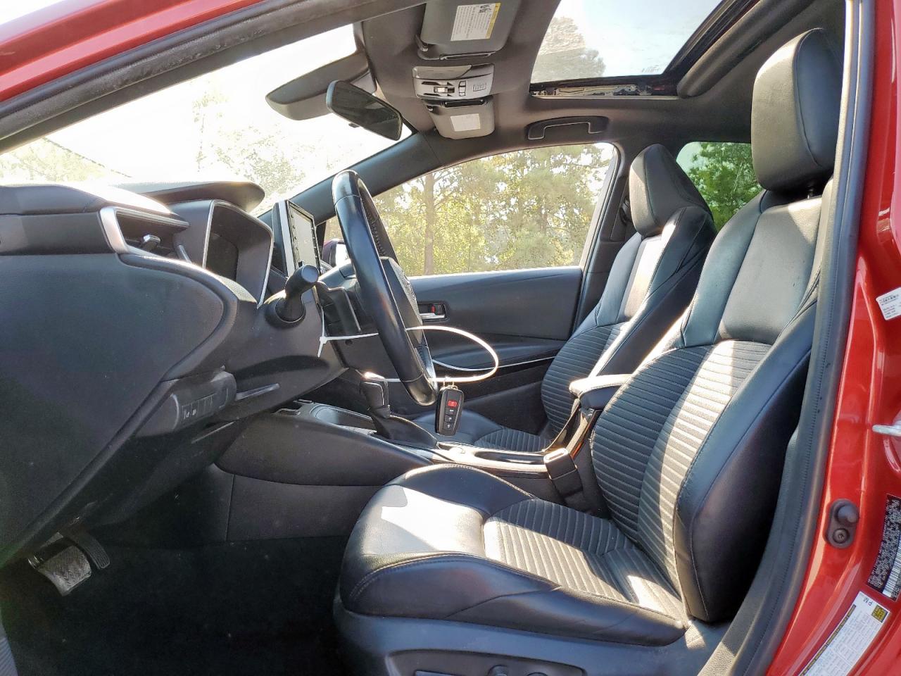 Toyota Corolla Xse Image 7