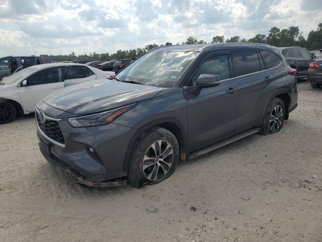 Toyota Highlander Hybrid Xle Image 1