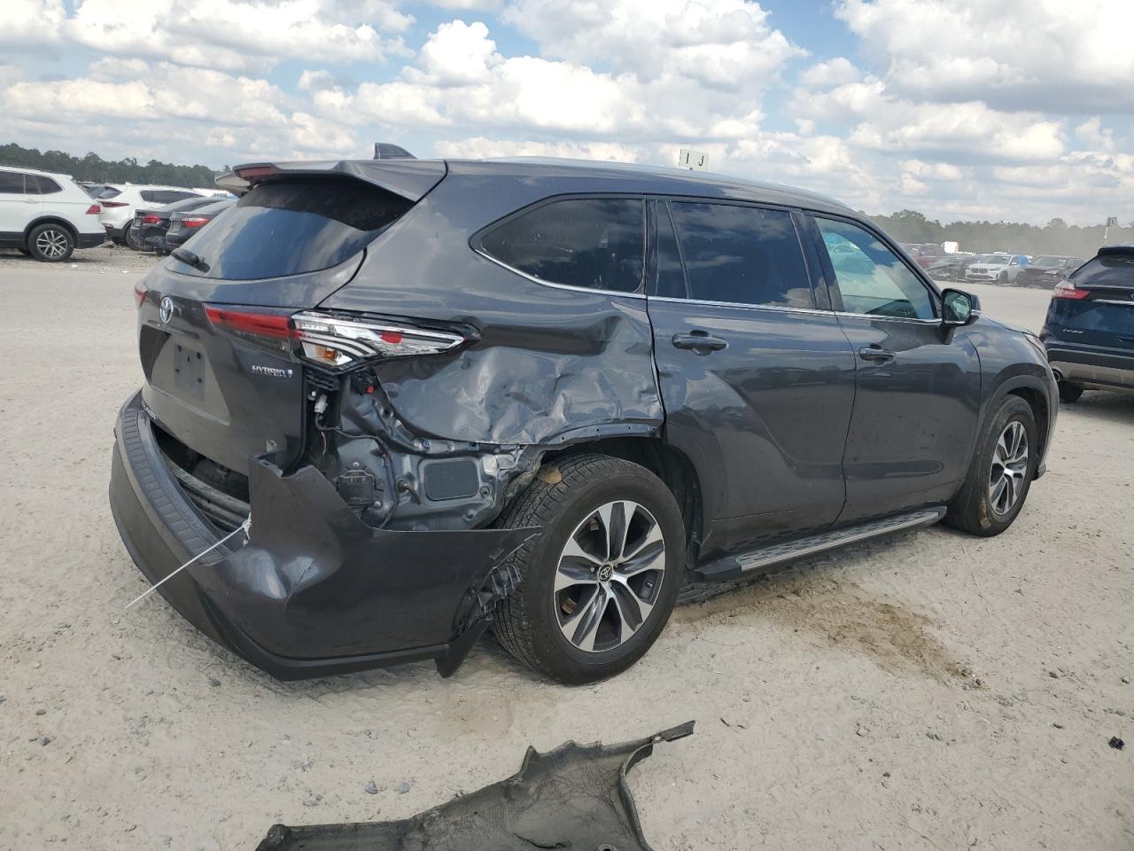 Toyota Highlander Hybrid Xle Image 5