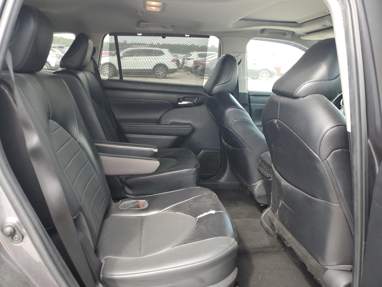 Toyota Highlander Hybrid Xle Image 3