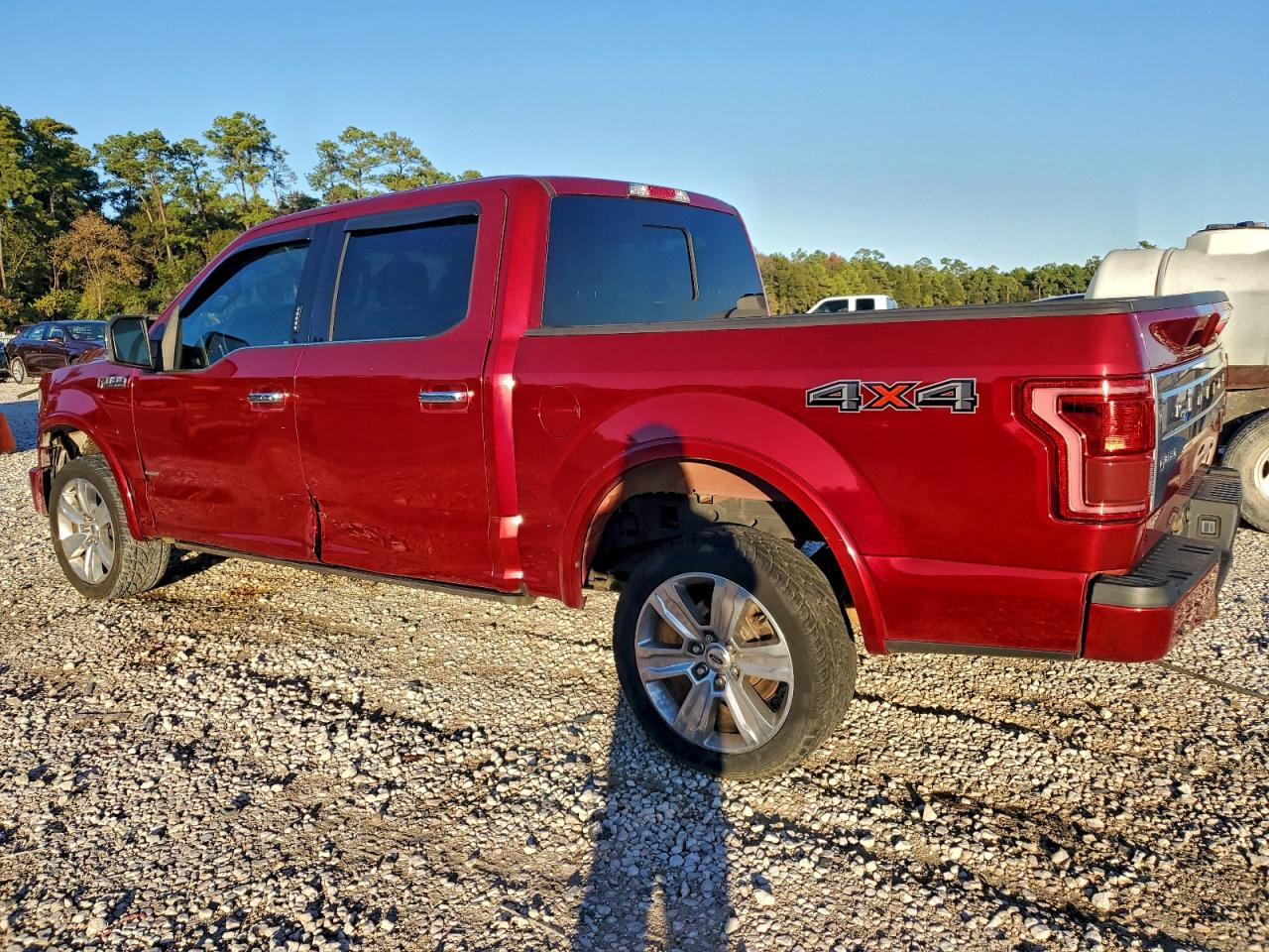 Ford F-150 Supercrew Image 4