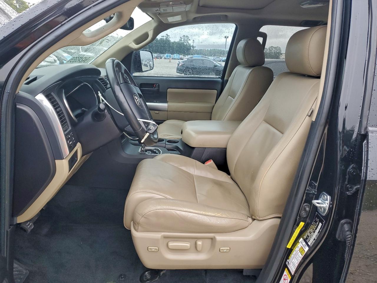 Toyota Sequoia Sr5 Image 6