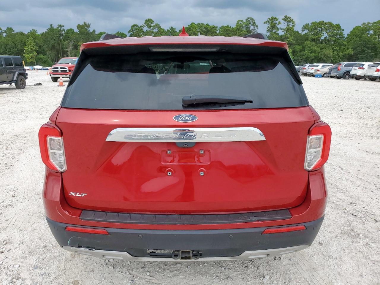 Ford Explorer Xlt Image 2