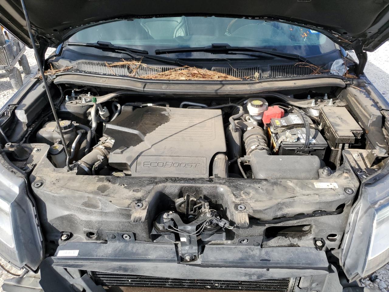 Ford Explorer Platinum Image 10